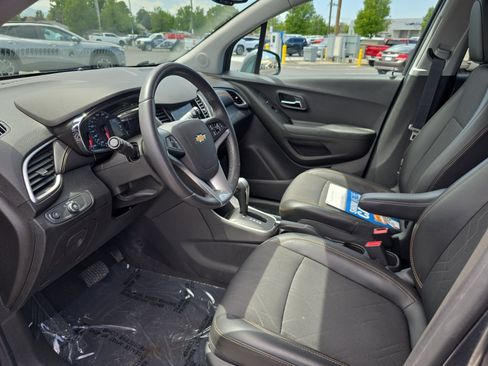 Used 2019 Chevrolet Trax LT w/ LT Convenience Package AWD/4WD image 15