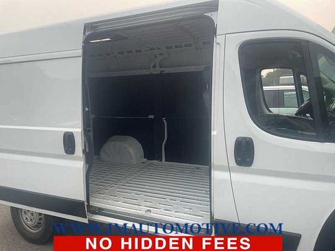 Used 2024 RAM ProMaster 2500 w/ Convenience Group FWD image 5