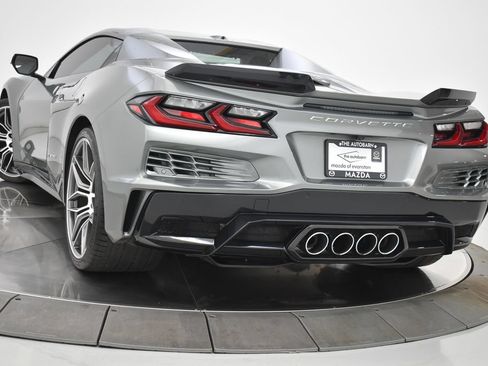 Used 2024 Chevrolet Corvette Z06 RWD image 13