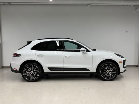 Certified 2026 Porsche Macan AWD/4WD image 8