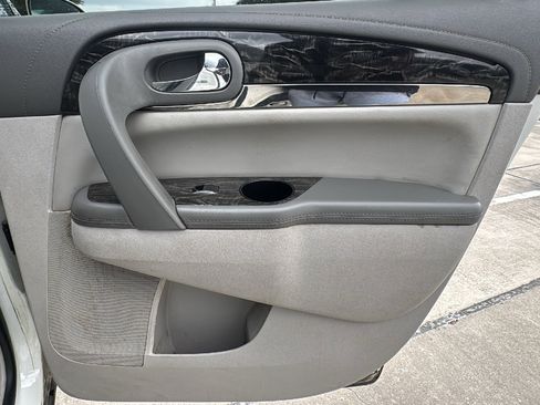 Used 2014 Buick Enclave Leather image 25