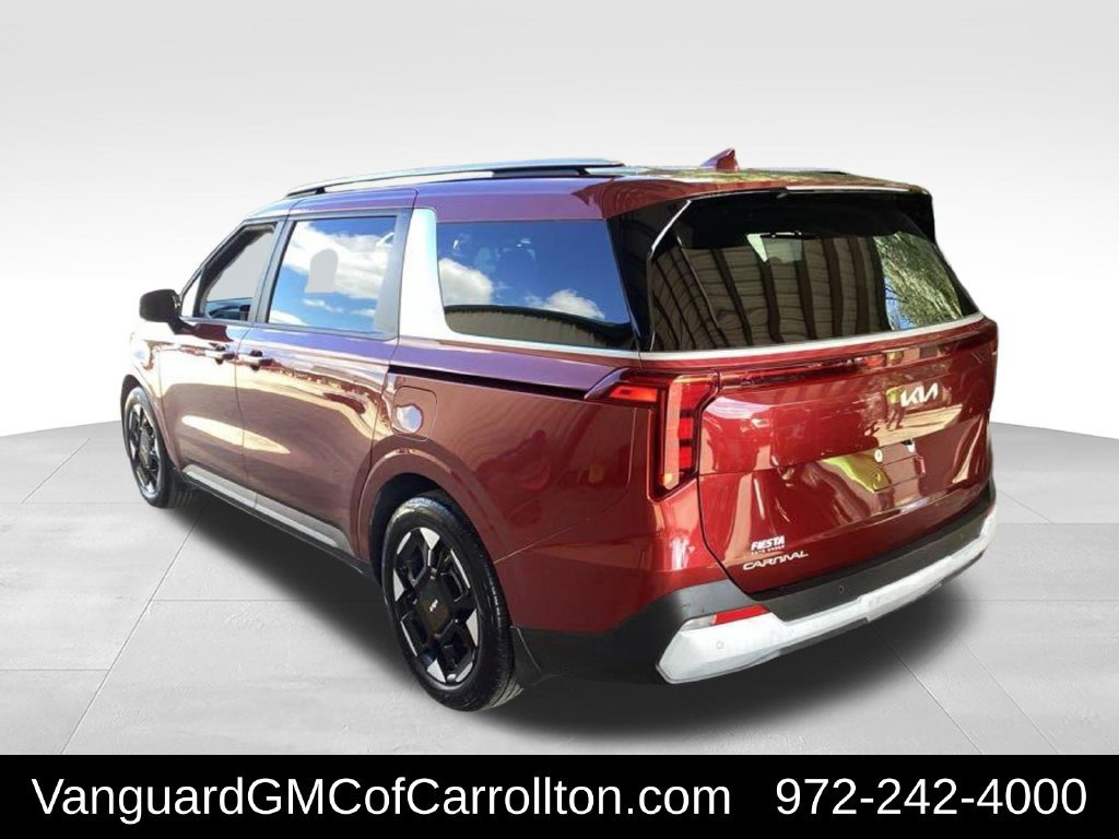 Used 2025 Kia Carnival EX FWD image 2