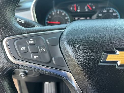 Used 2019 Chevrolet Equinox LS w/ LS Convenience Package FWD image 17
