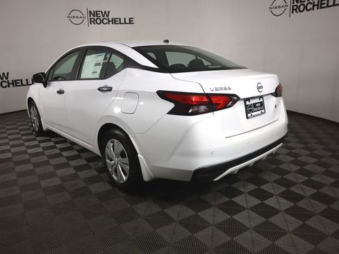 Certified 2025 Nissan Versa S w/ Trunk Package image 5