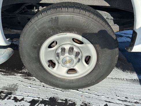 Used 2024 Chevrolet Express 2500 w/ Driver Convenience Package image 37