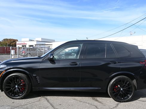 Used 2024 BMW X5 xDrive40i w/ M Sport Package AWD/4WD image 7