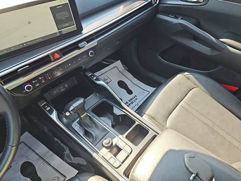 Used 2024 Kia Sorento S FWD image 32