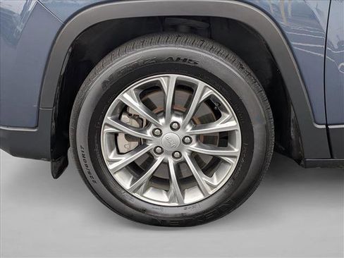 Used 2020 Jeep Cherokee Latitude Plus image 10