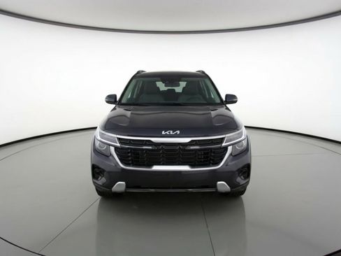 Used 2025 Kia Seltos S image 2