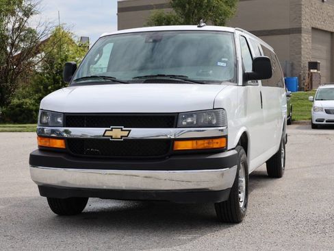 Used 2025 Chevrolet Express 3500 LT w/ LT Preferred Equipment Group image 6