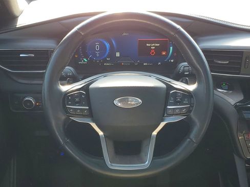 Used 2021 Ford Explorer Platinum AWD/4WD image 26