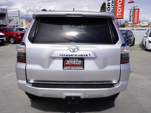 Certified 2022 Toyota 4Runner SR5 Premium w/ Moonroof Package AWD/4WD image 5
