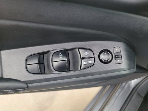 Used 2025 Nissan Altima 2.5 SV FWD image 15