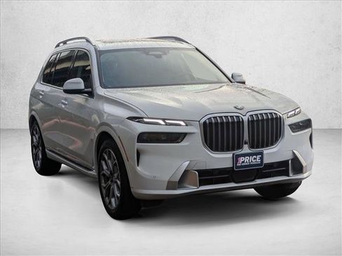 Used 2023 BMW X7 xDrive40i image 3