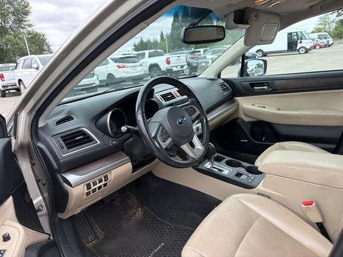 Used 2017 Subaru Outback 2.5i Limited AWD/4WD image 10