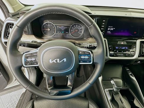 Used 2022 Kia Sorento S w/ Panoramic Sunroof Package image 11