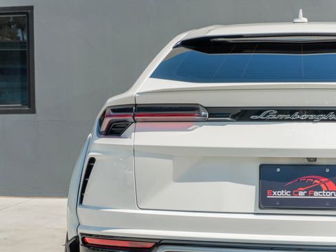 Used 2019 Lamborghini Urus Sport Utility 4D image 42