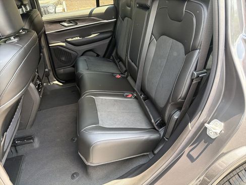 New 2026 Jeep Grand Cherokee Altitude AWD/4WD image 27