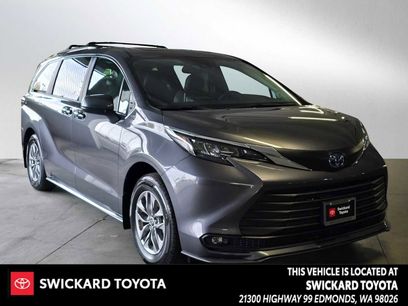 New 2025 Toyota Sienna XLE
