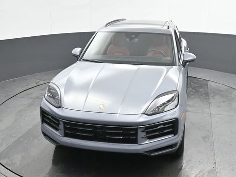 Used 2024 Porsche Cayenne image 39