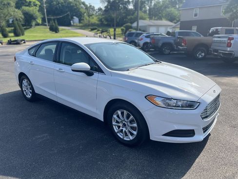 Used 2016 Ford Fusion S FWD image 3