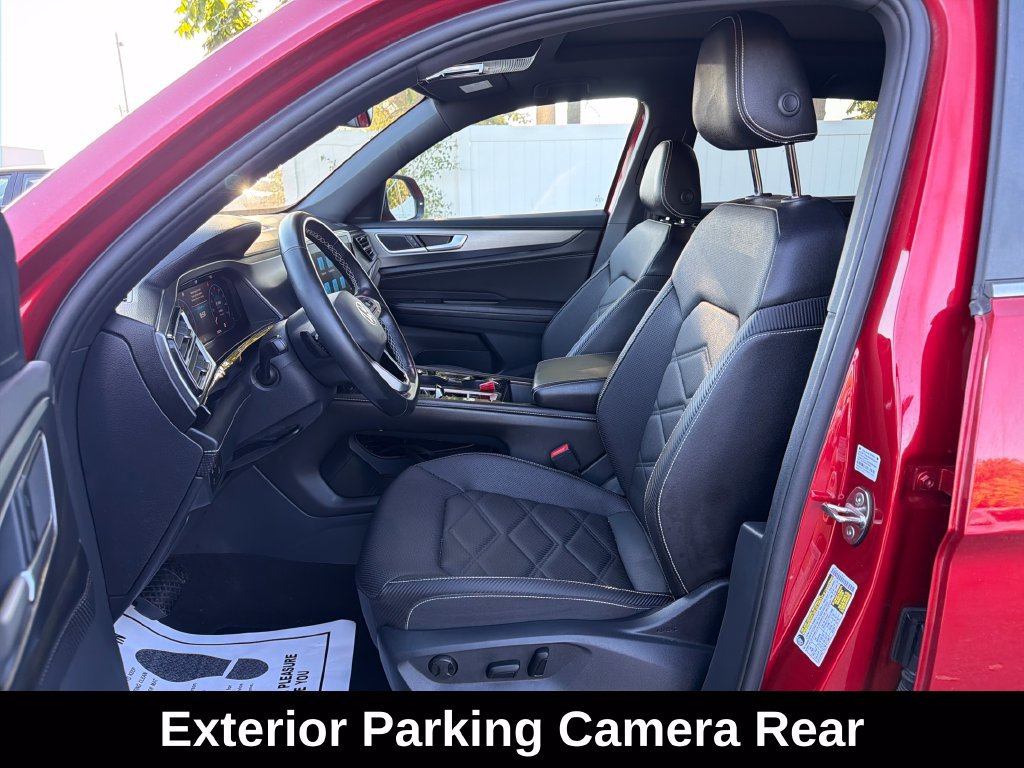 Used 2025 Volkswagen Atlas Cross Sport SE w/ Panoramic Sunroof Package FWD image 11