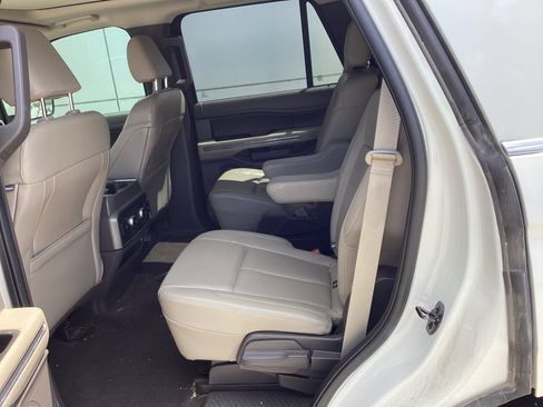 Used 2021 Ford Expedition XLT AWD/4WD image 6