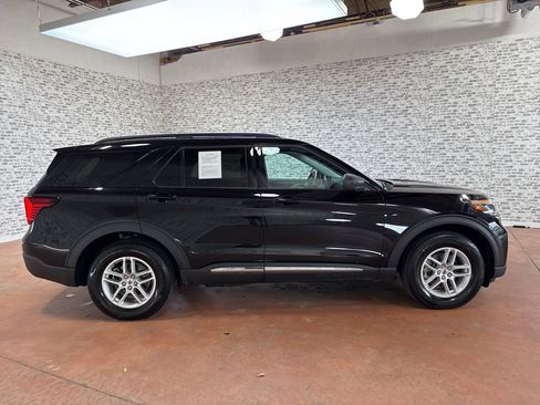 Used 2025 Ford Explorer Active image 8