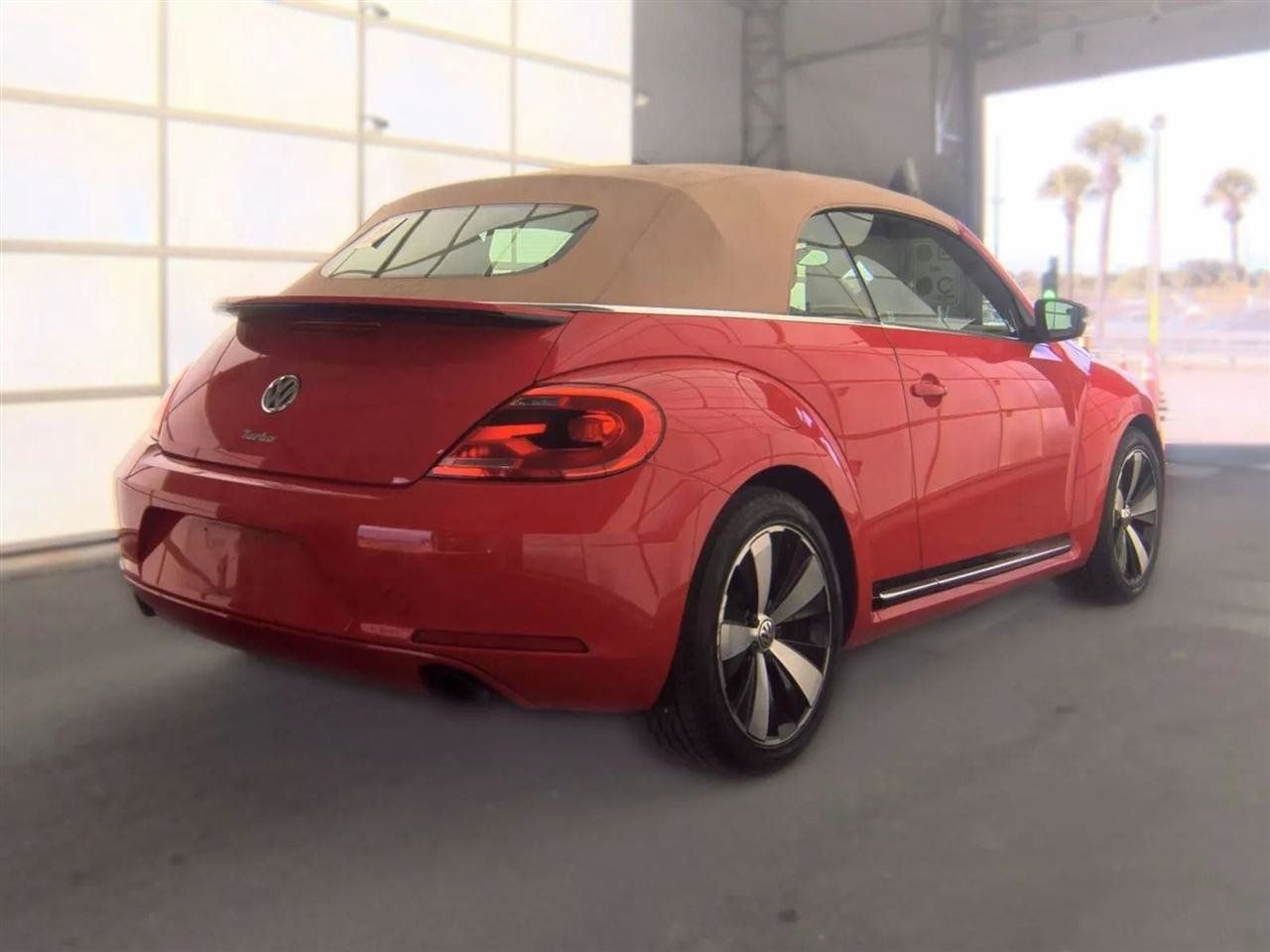 Used 2013 Volkswagen Beetle 2.0T FWD image 5
