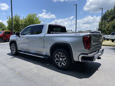 Used 2022 GMC Sierra 1500 SLT w/ SLT Premium Package AWD/4WD image 7