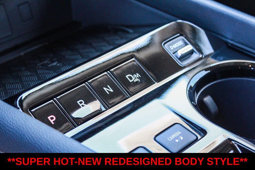 Used 2025 Nissan Murano SV FWD image 19