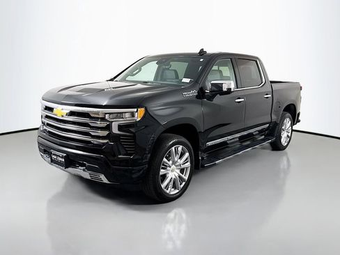 Used 2024 Chevrolet Silverado 1500 High Country w/ Technology Package AWD/4WD image 3