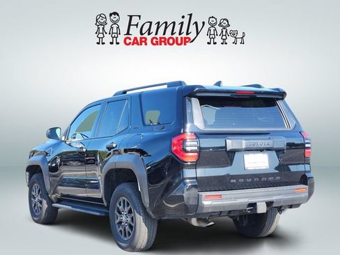 Used 2025 Toyota 4Runner SR5 AWD/4WD image 3