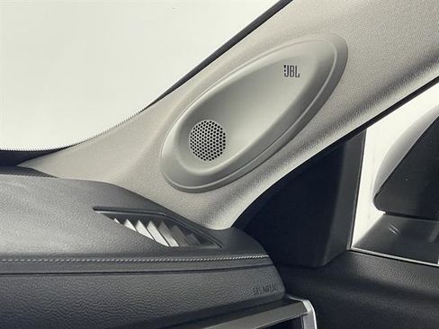 Used 2024 Toyota Highlander Limited image 22