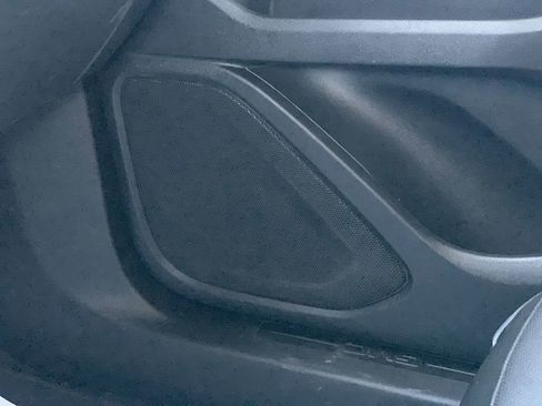 Used 2023 GMC Terrain SLT image 22