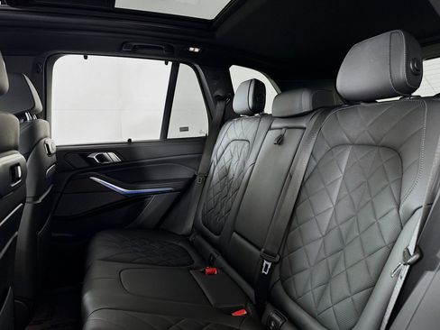 Used 2025 BMW X5 M60i w/ Executive Package image 7