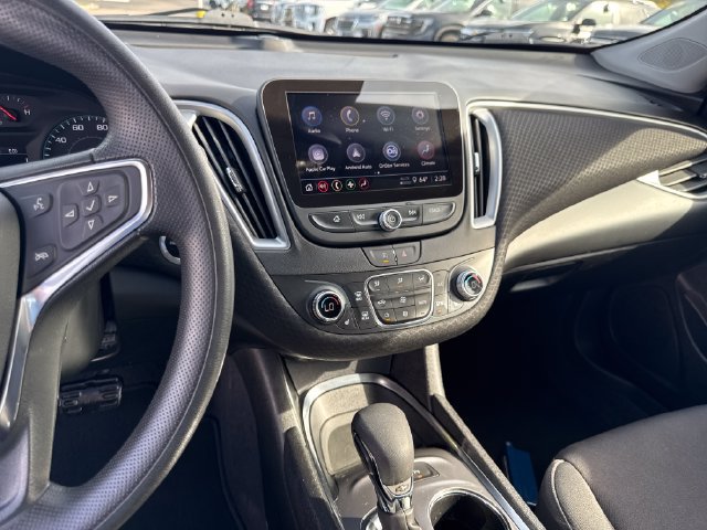 Used 2025 Chevrolet Malibu LT FWD image 21