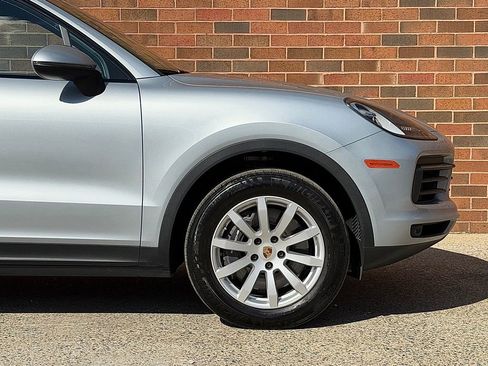 Certified 2023 Porsche Cayenne w/ Premium Package AWD/4WD image 11