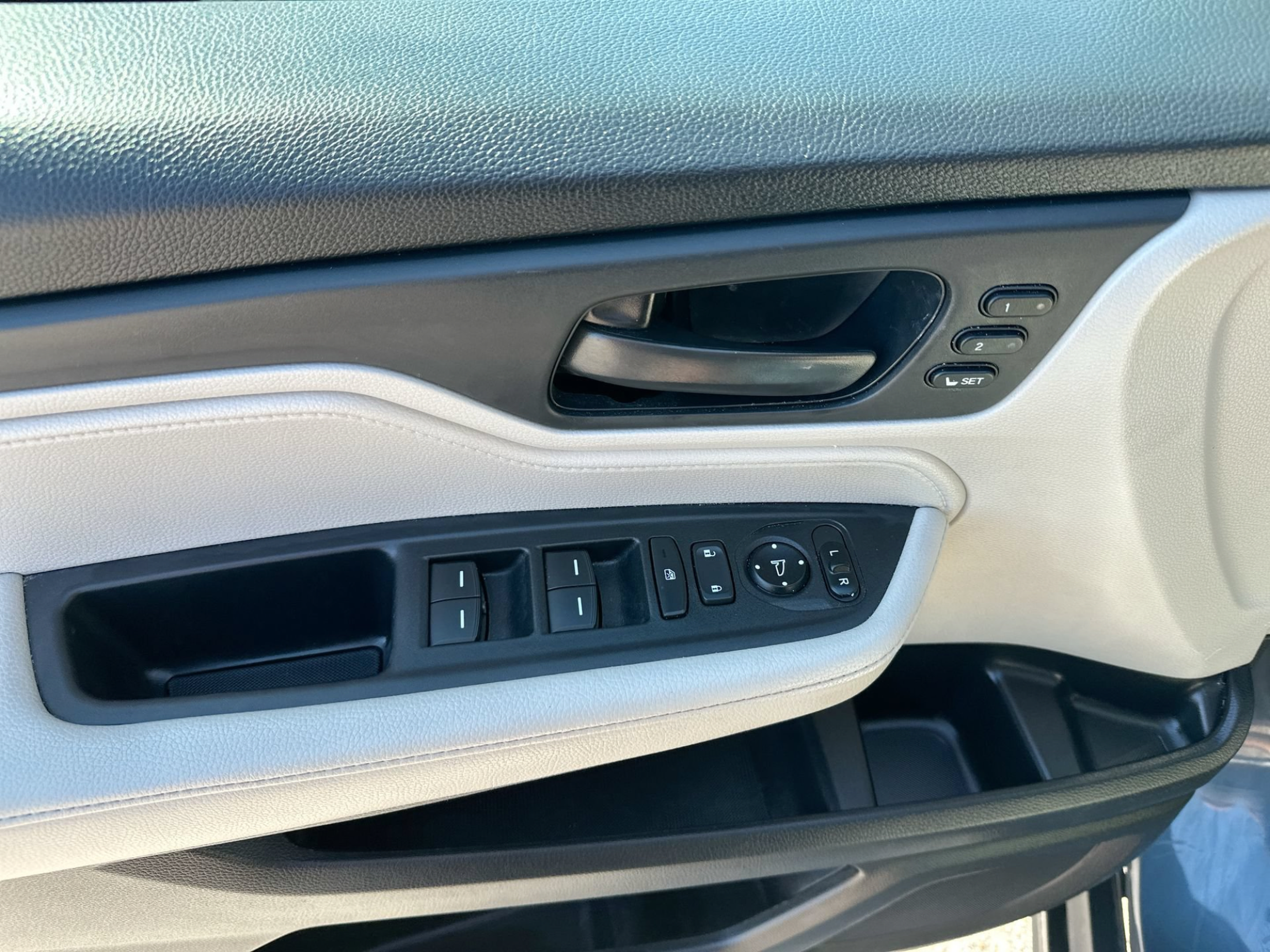 Used 2025 Honda Odyssey EX-L image 15