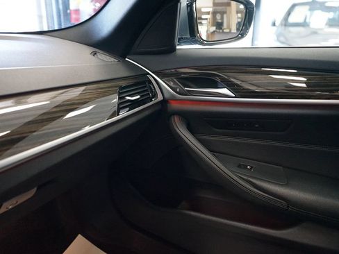 Used 2018 BMW 530i xDrive AWD/4WD image 43