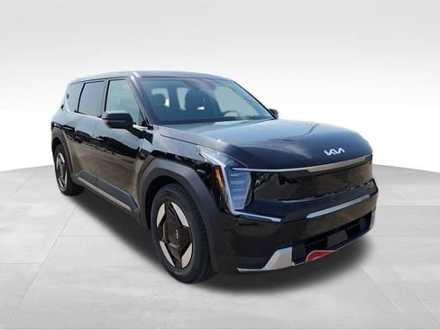 New 2026 Kia EV9 Light RWD image 1