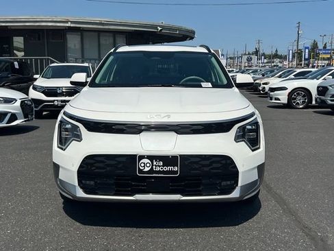 Used 2023 Kia Niro Wave w/ Wave Preserve Package FWD image 4