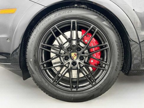 New 2026 Porsche Cayenne GTS AWD/4WD image 32