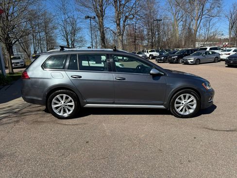 Used 2017 Volkswagen Golf Alltrack SE AWD/4WD image 8