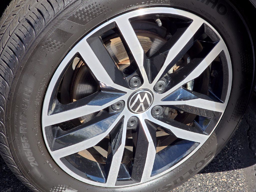 Used 2026 Volkswagen Jetta SE FWD image 15