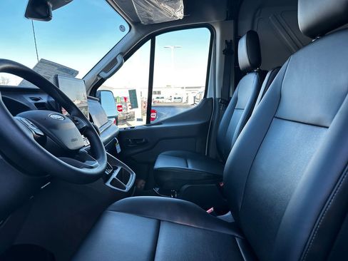 New 2026 Ford Transit 250 148 Medium Roof w/ Load Area Protection Package image 27
