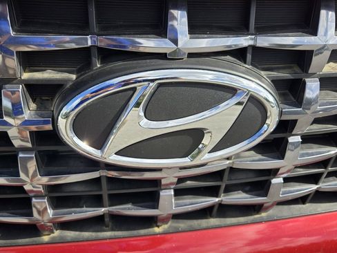 Used 2024 Hyundai Venue SEL image 10