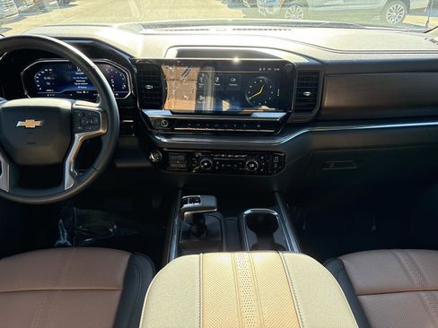 Used 2023 Chevrolet Silverado 1500 High Country w/ Technology Package image 29