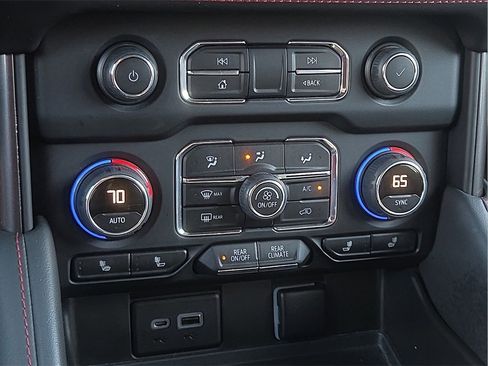 Used 2022 Chevrolet Suburban RST w/ Luxury Package image 22