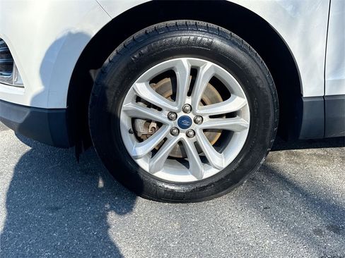 Used 2020 Ford Edge SEL w/ Convenience Package image 19